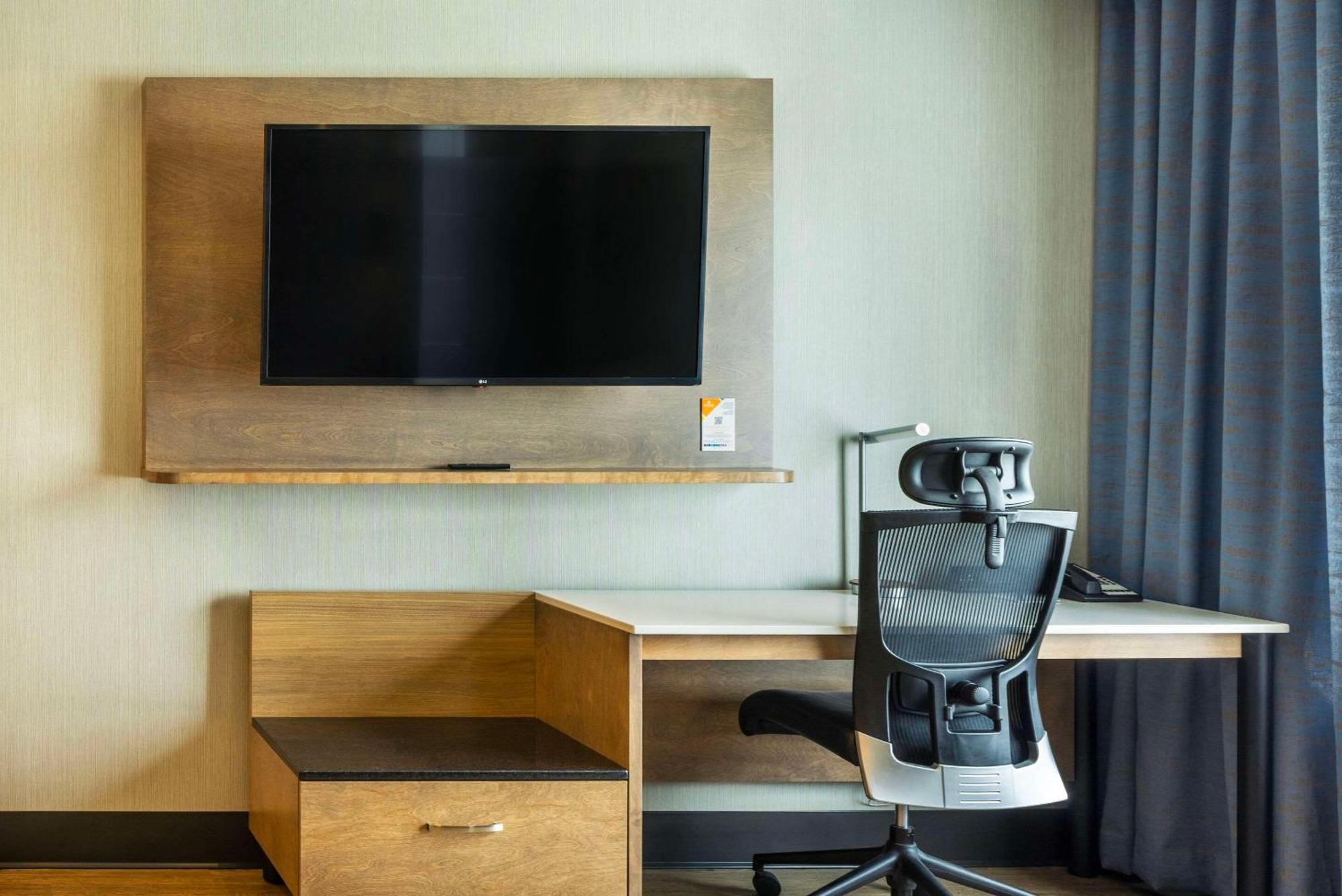 Quality Inn & Suites Леви Экстерьер фото
